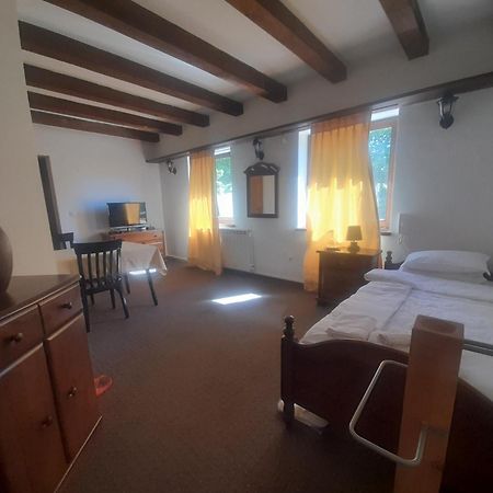 Teuta Palace Dom Faletici Hotel ซาราเยโว ภายนอก รูปภาพ