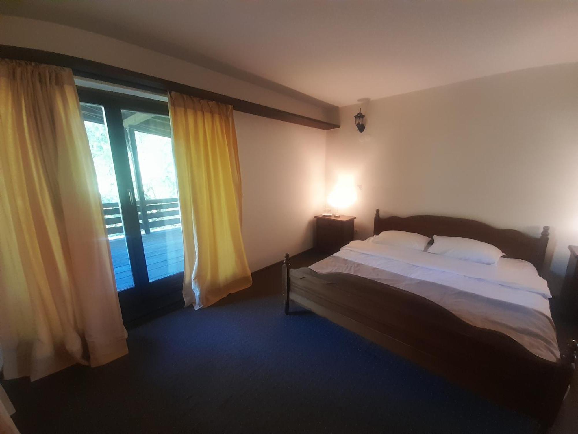 Teuta Palace Dom Faletici Hotel ซาราเยโว ภายนอก รูปภาพ